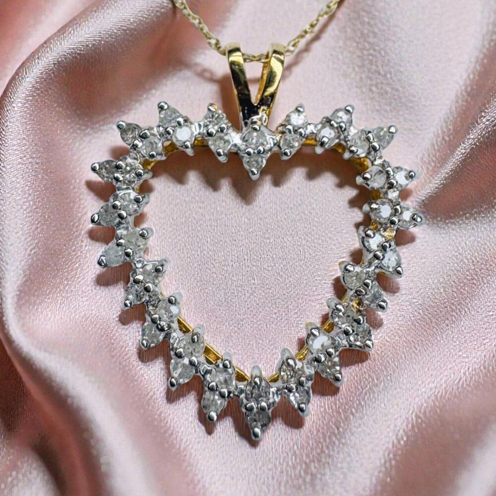 VINTAGE- 10K Gold- Natural Diamond Heart Necklace -18"- 1/2CT Halo Diamond -2.4g